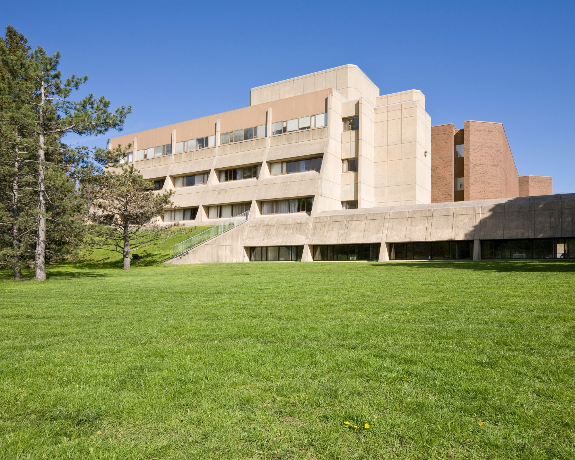 University-of-Waterloo_Canva2.jpg